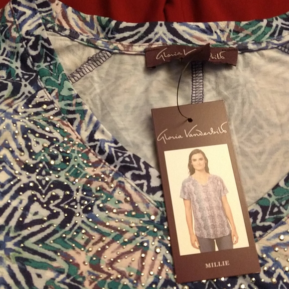 Gloria Vanderbilt - Picture 3 of 4